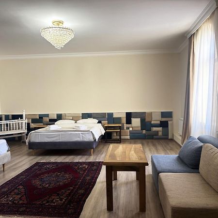 21 Rooms Hotel Гюмри Екстериор снимка