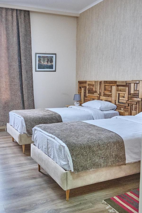 21 Rooms Hotel Гюмри Екстериор снимка