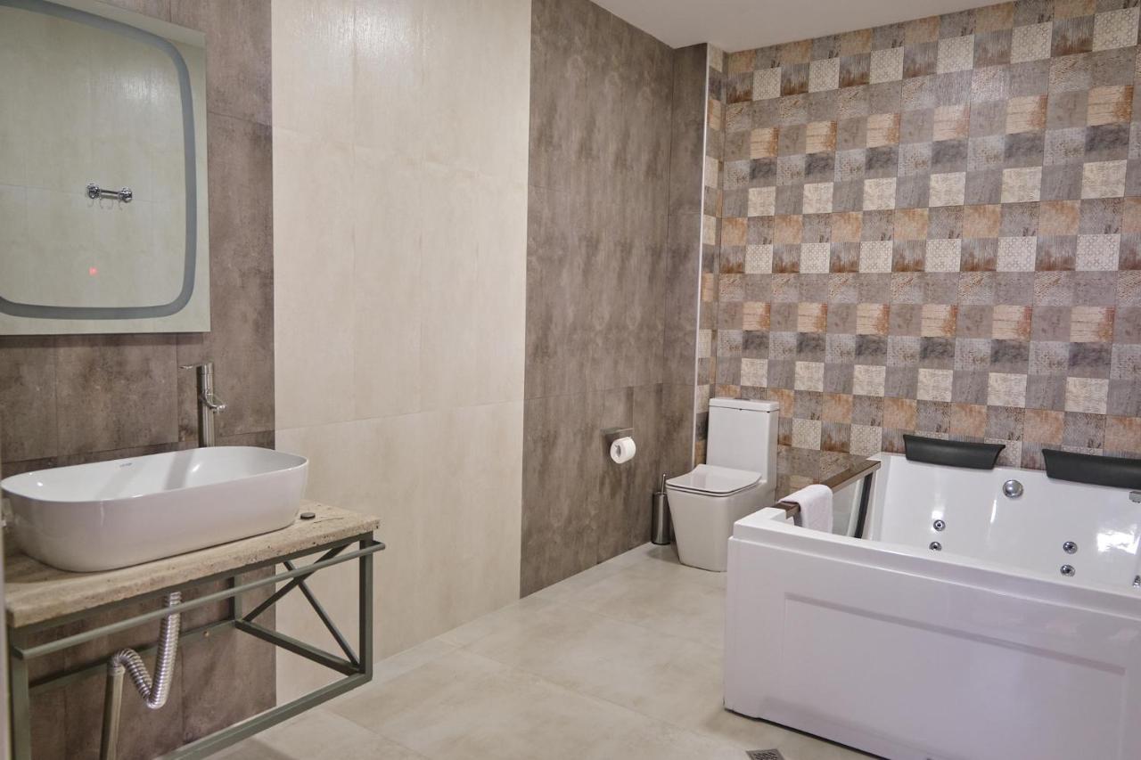 21 Rooms Hotel Гюмри Екстериор снимка