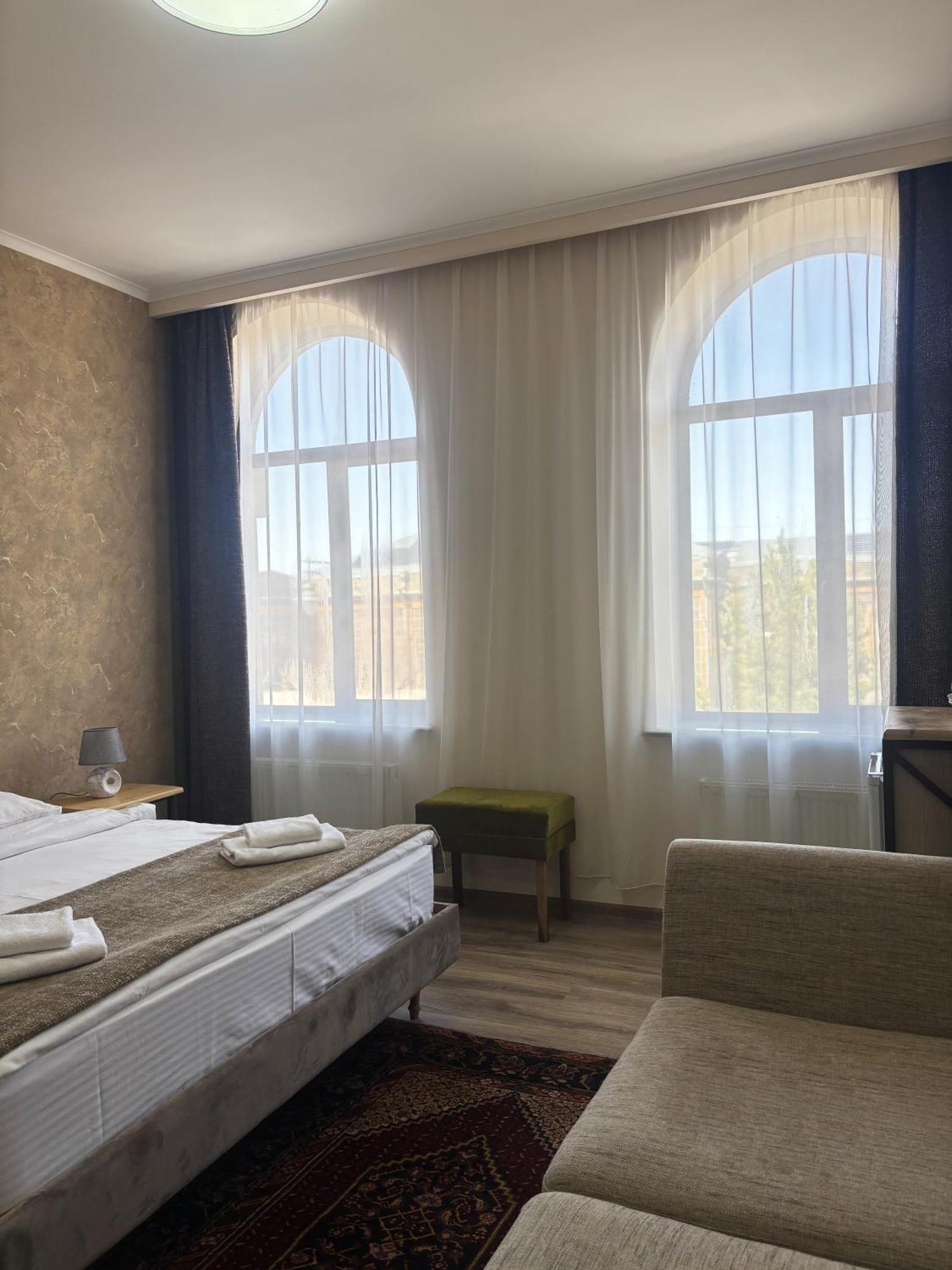 21 Rooms Hotel Гюмри Екстериор снимка